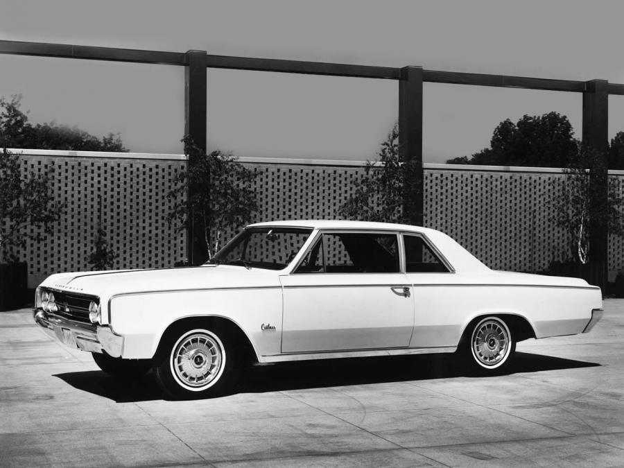  Oldsmobile F-85 Cutlass Sport Coupe 1964 года  (фото 1 из 1)